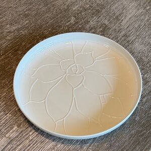 like. by Villory & Bach White Floral Plate tray